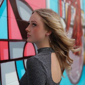 Meet your Posher, Abigail